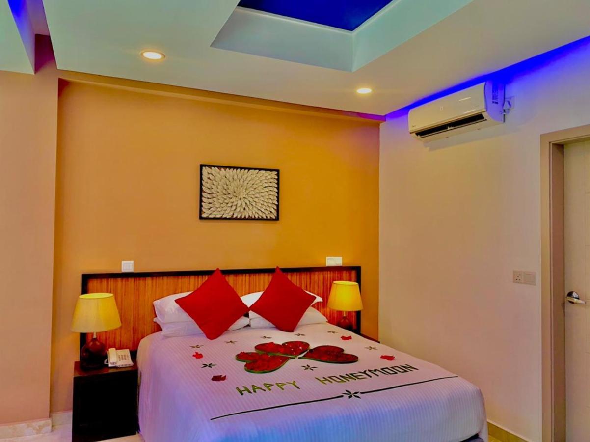 Eleven Trees Maldives Hotel Hulhumale Bagian luar foto