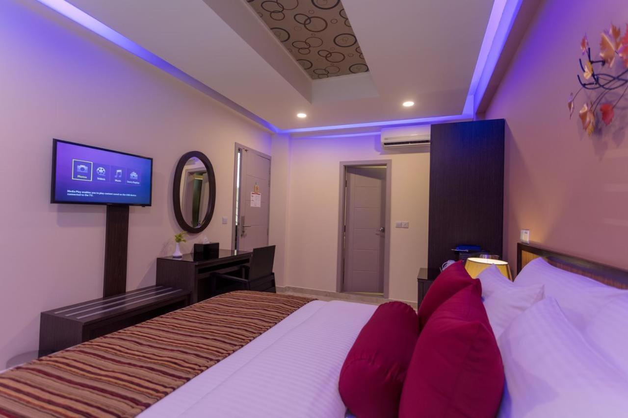 Eleven Trees Maldives Hotel Hulhumale Bagian luar foto
